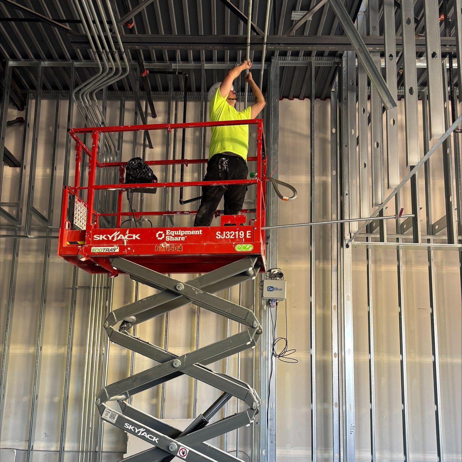 Industrial conduit and circuit installation